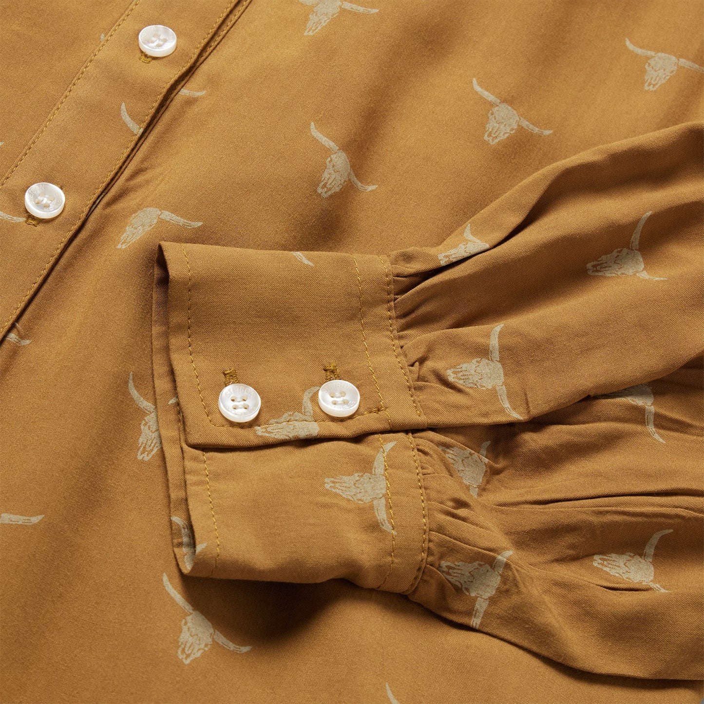 Brown Mojave Longhorn Print Poet Blouse / Stetson
